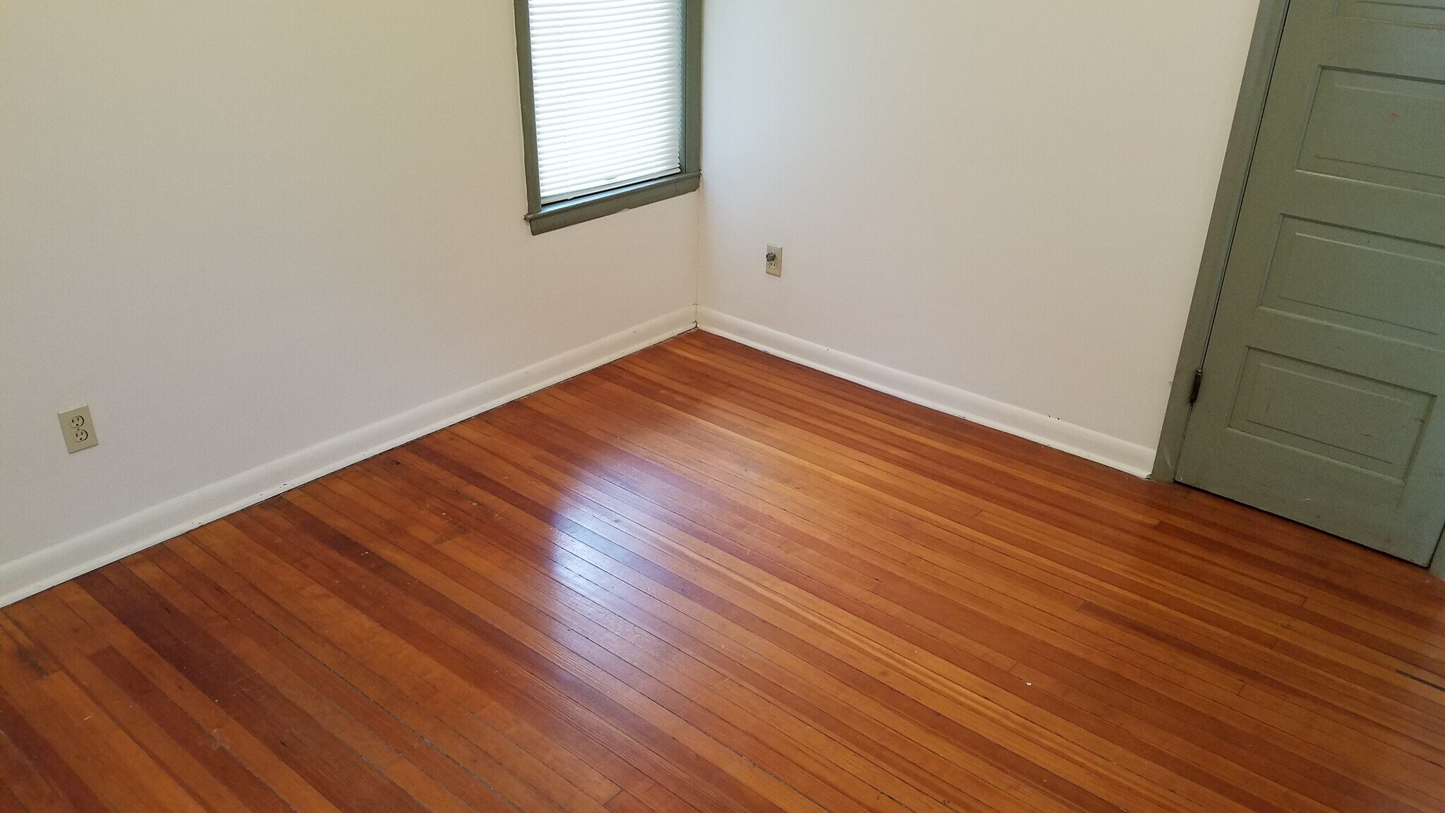 Building Photo - 532 W Wilson St