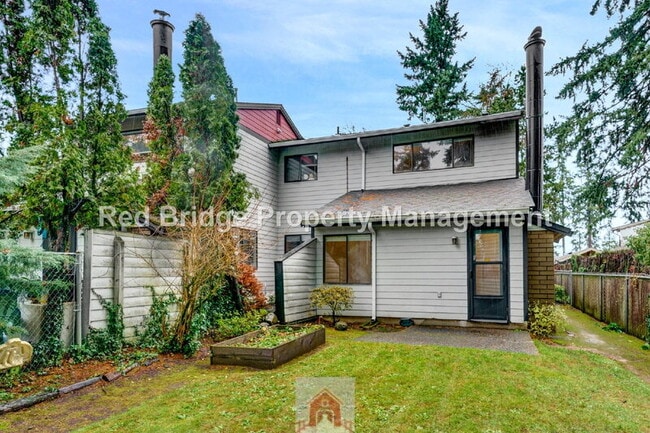Building Photo - 17036 NE Oregon St