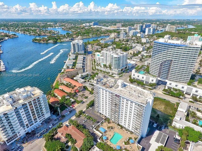 Building Photo - 336 N Birch Rd