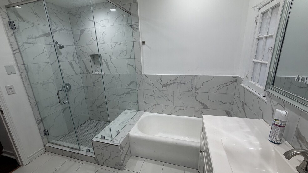 Building Photo - 6133 Orange St