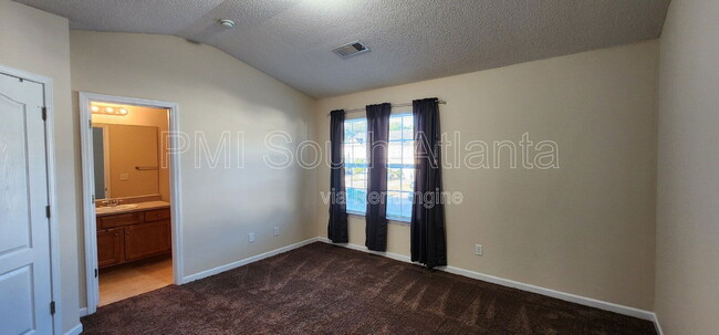 Building Photo - 6864 Mountain Cir