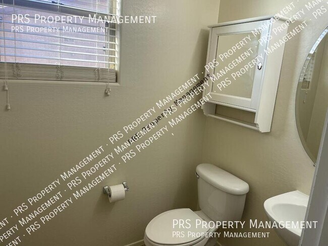 Building Photo - 4816 S Emery-