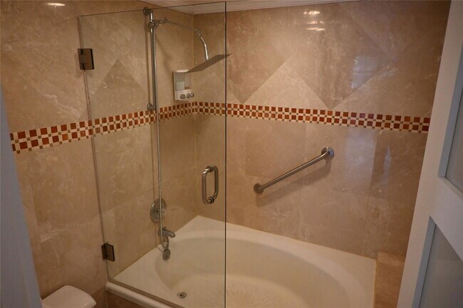 Building Photo - 1800 S Ocean Blvd