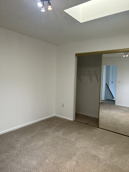 Building Photo - 5300 E Cherry Creek South Dr