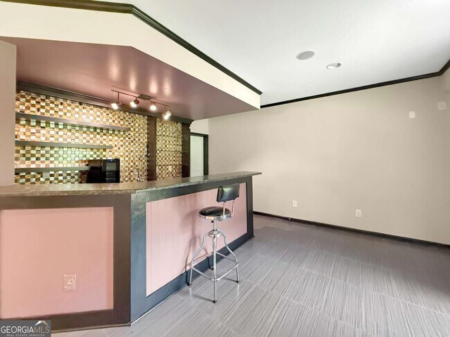 Building Photo - 8275 Majors Ridge Way