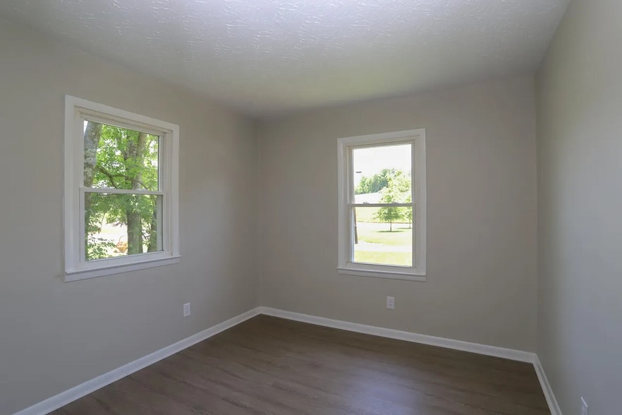 Building Photo - 105 SE Tattershall Way