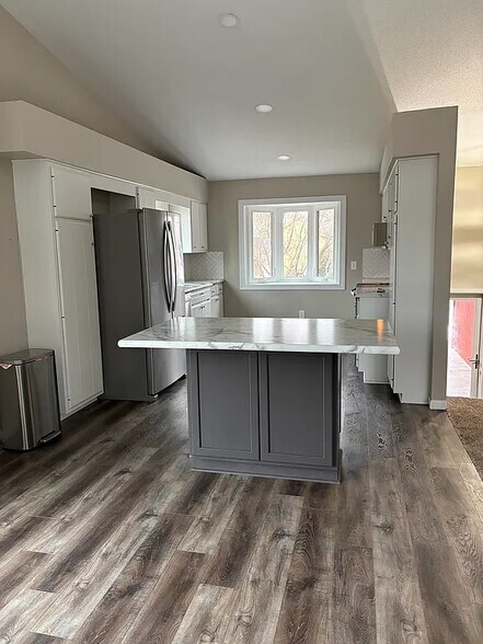 Building Photo - 209 Heidi Ct