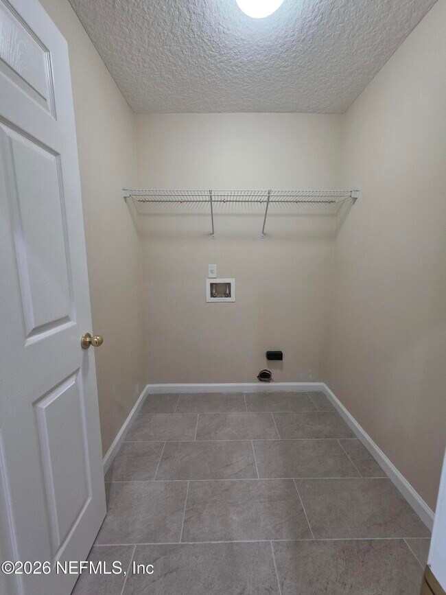 Building Photo - 739 Wakemont Dr