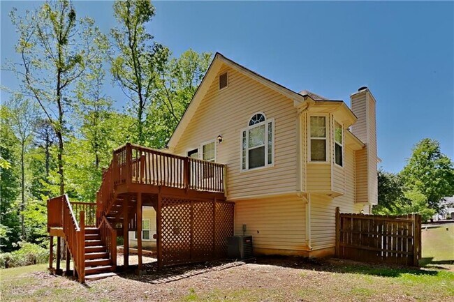 Building Photo - 460 Highlander Way
