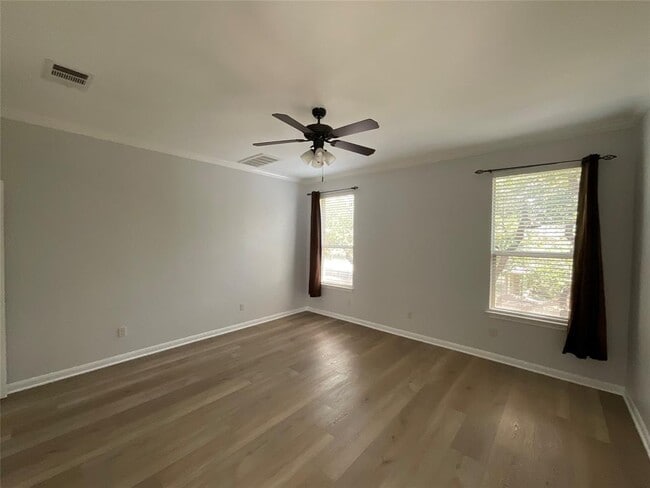 Building Photo - 212 Choke Canyon Ln