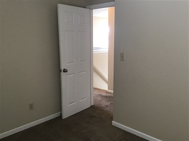 Building Photo - 5640 Rambling Dr