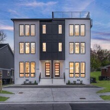 Building Photo - Stunning 4 Bedroom, 3.5 Bath Luxury Home in Nashville