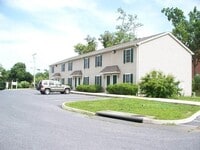 Building Photo - Clifton Knolls