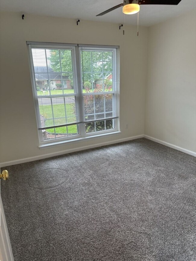 Building Photo - 112 Teal Lake Dr