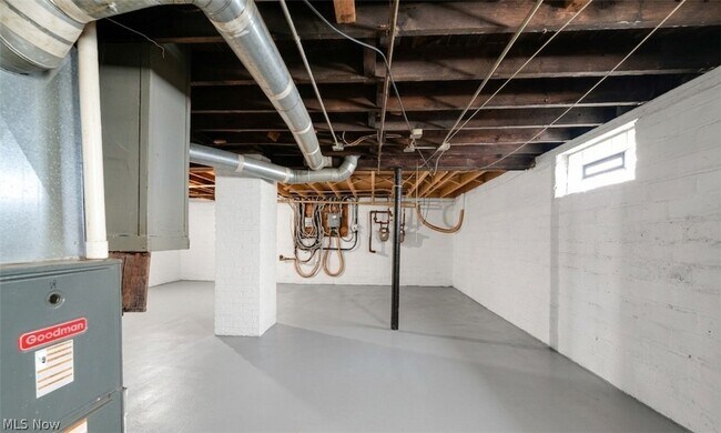 Building Photo - 3416 W 117th St