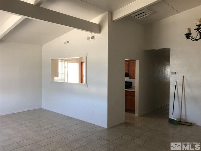 Building Photo - 3 bed/1 bath/1 car garage home for rent in...