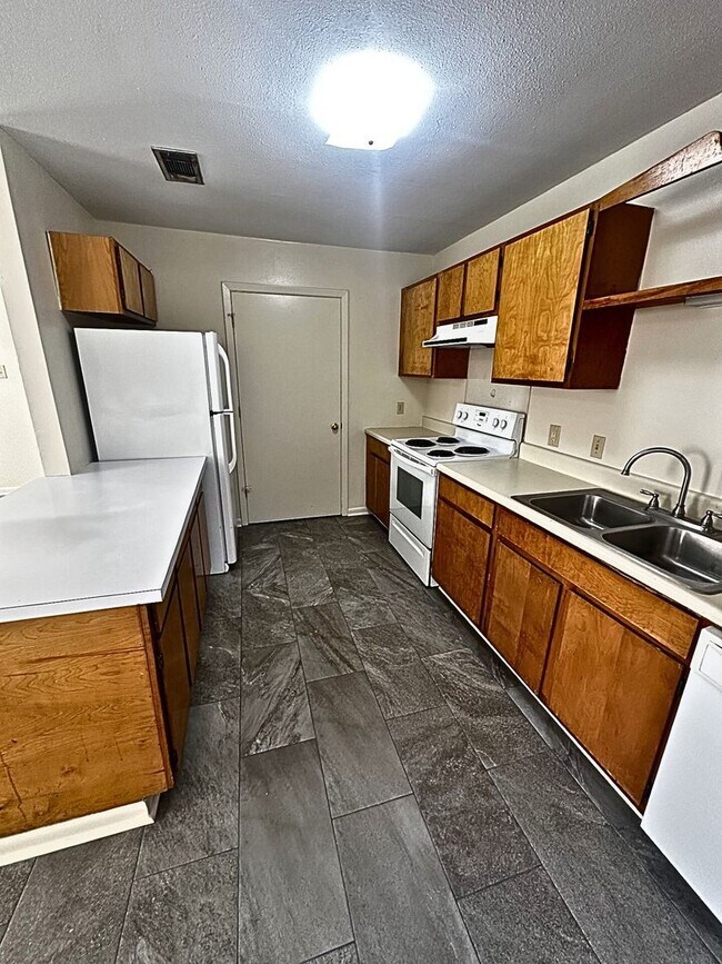 Building Photo - 111 Mallard Dr