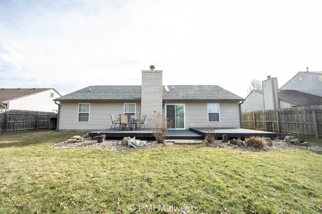 Building Photo - "Charming 3-Bed, 2-Bath Gem with 1323 Sq F...