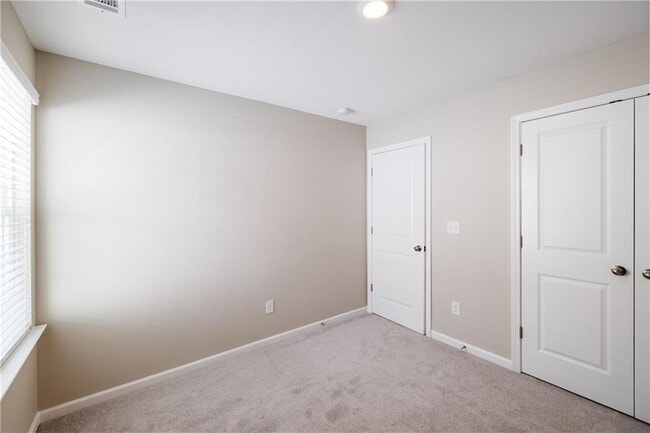 Building Photo - 2088 Nuthatch Dr
