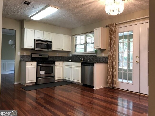 Building Photo - 1351 Pinebreeze Ct