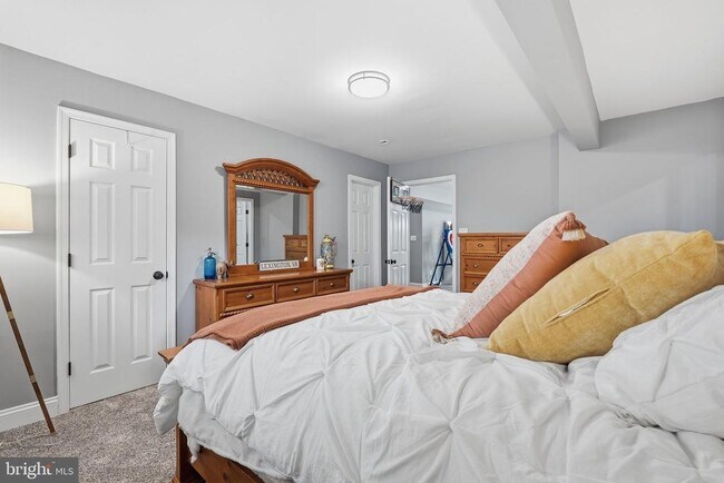 Building Photo - 43333 Wintersrun Ct