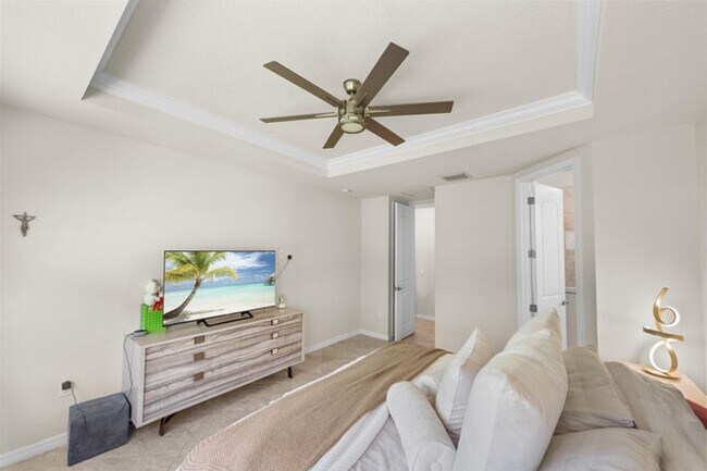 Building Photo - 4762 Roldan Ct