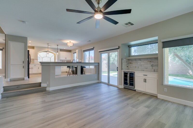 Building Photo - 10908 Royal Highlands St
