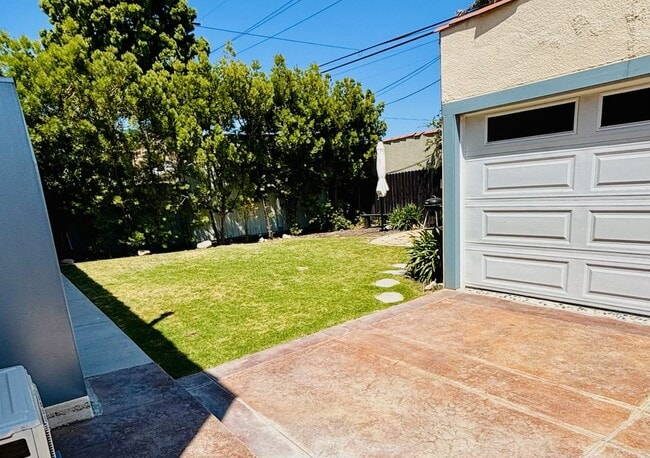 Building Photo - 1248 S Rimpau Blvd