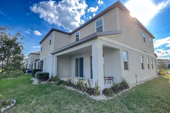 Building Photo - 15589 Willow Arbor Cir