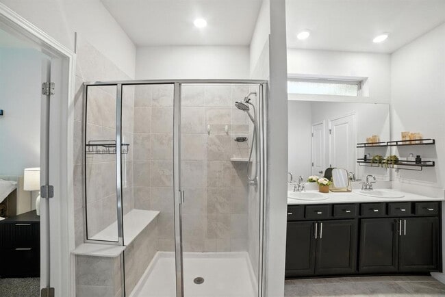 Building Photo - 324 Mountain Valley St