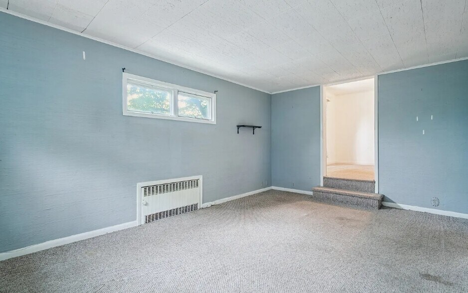 Building Photo - 102 2nd St