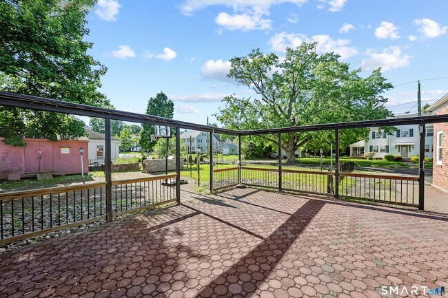 Building Photo - 92 Hazelmere Rd