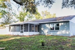 Building Photo - Recently updated, custom 3/2/2 on fenced corner lot in Inverness, $1900/mo!