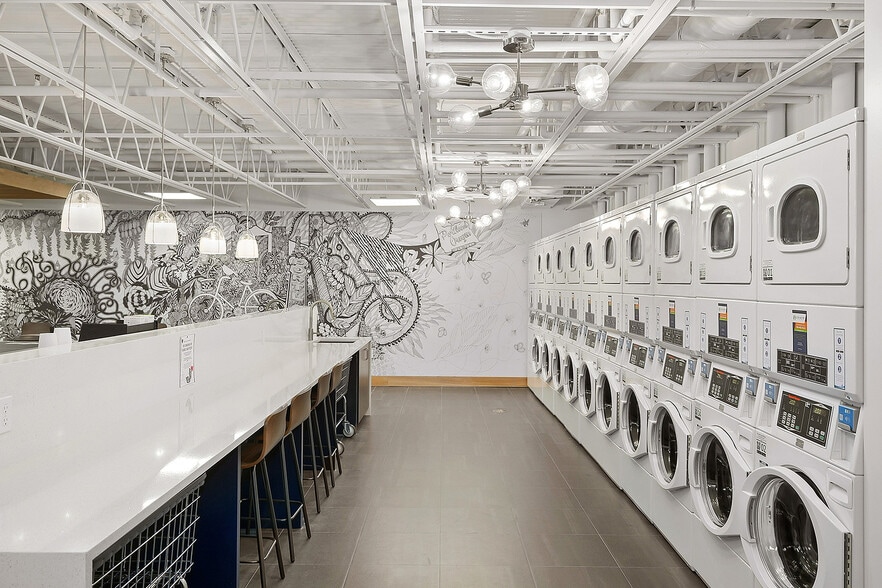 Building Photo - Cedar Hills