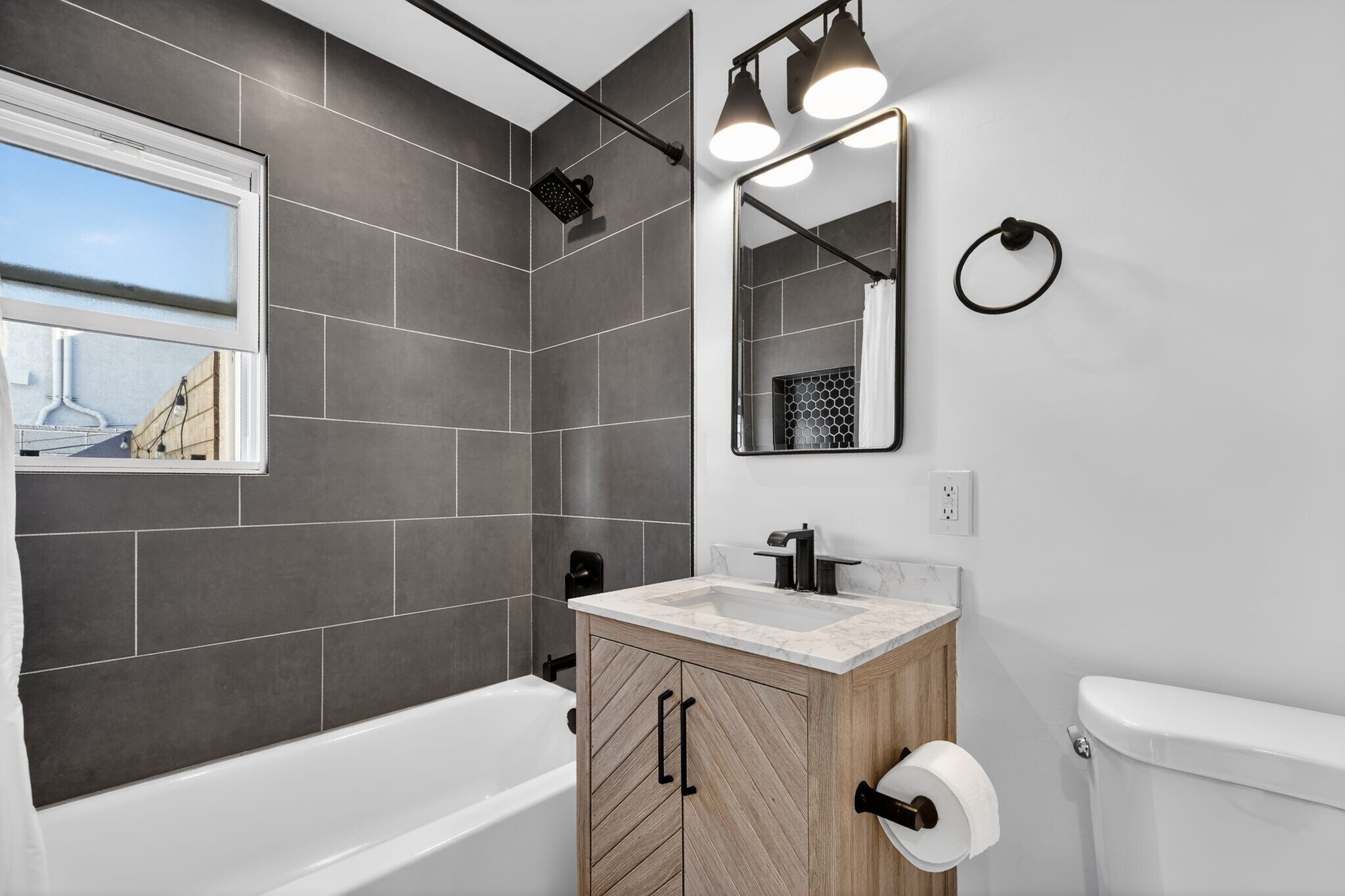 Building Photo - 6009 W 85th Pl