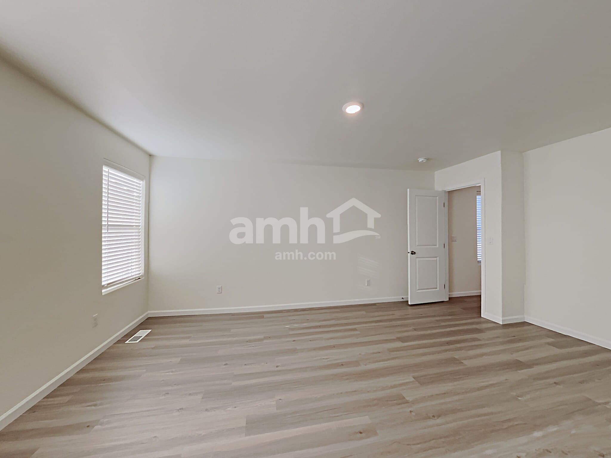 Building Photo - 1209 W 17th Ave