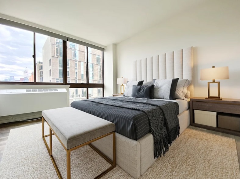 Building Photo - 520 W 43rd St