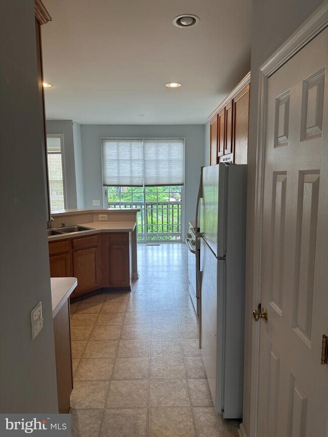 Building Photo - 45760 Smoketree Terrace