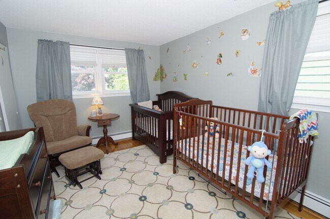 Building Photo - 60 Greenleaf Cir