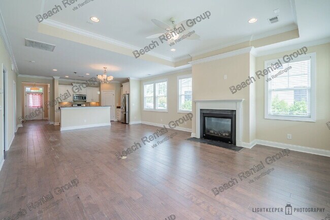 Building Photo - 121 Champions Village Dr