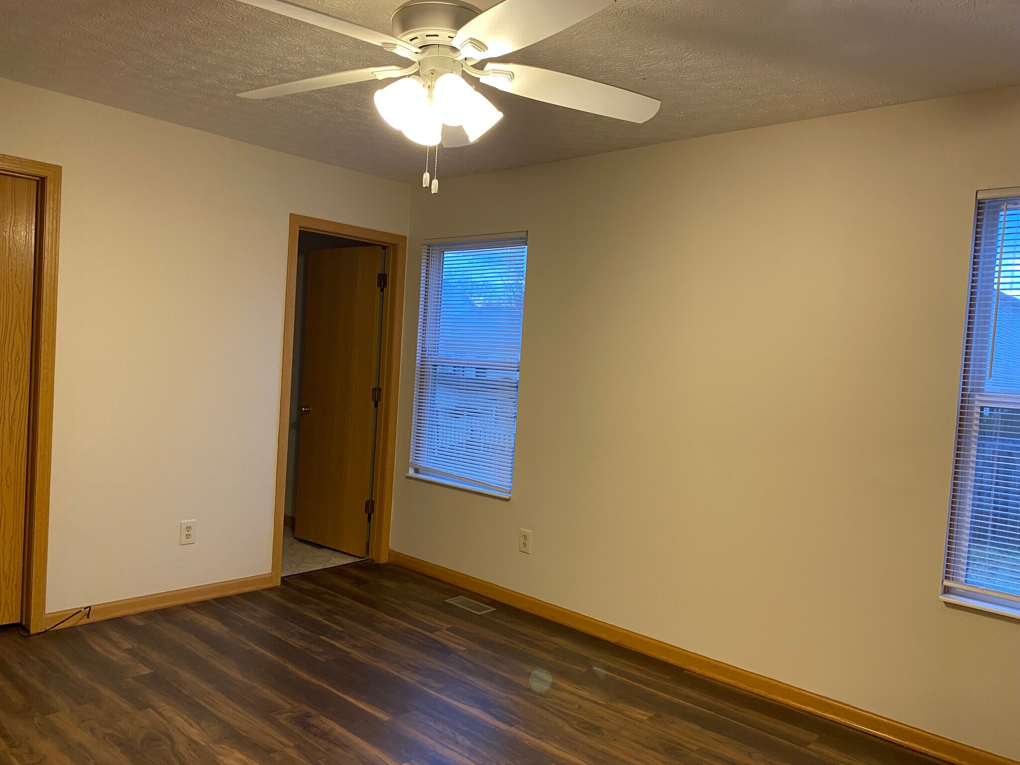 Building Photo - 4941 Petticoat Ct