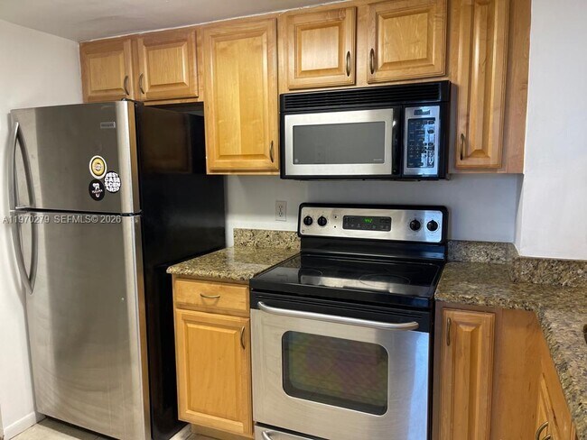 Building Photo - 770 Claughton Island Dr