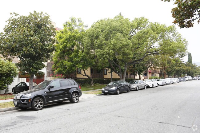 Building Photo - 221 N. Cedar Street