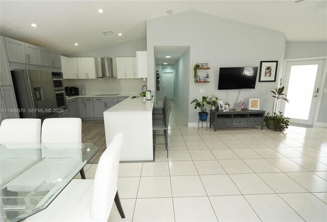 Building Photo - 3460 NW 21 St