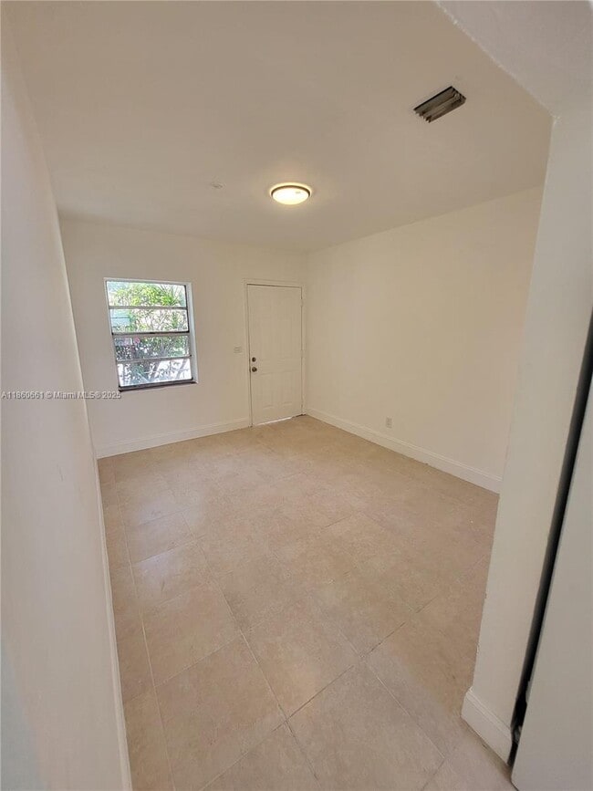 Building Photo - 642 NW 77th St