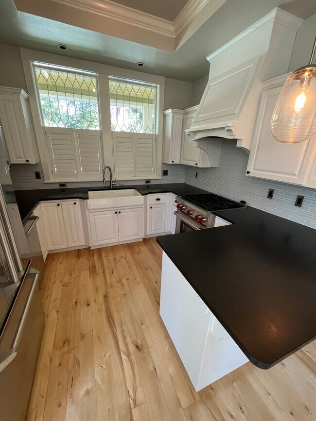 Building Photo - 3 Bed/2.5 Bath In The Heart of NW Crossing - Sacagawea