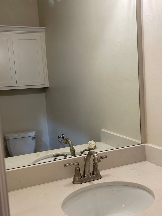 Building Photo - The Enclave-3 bed 2.5 bath home