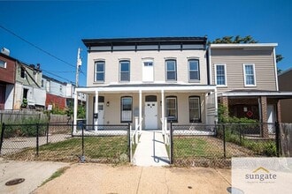 Building Photo - 1602 Cypress St