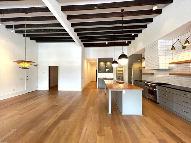 Building Photo - 524 Mulberry St