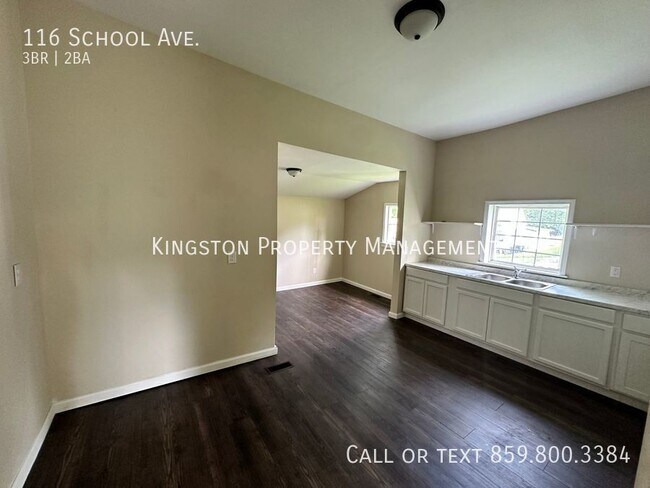 Building Photo - 116 School Ave